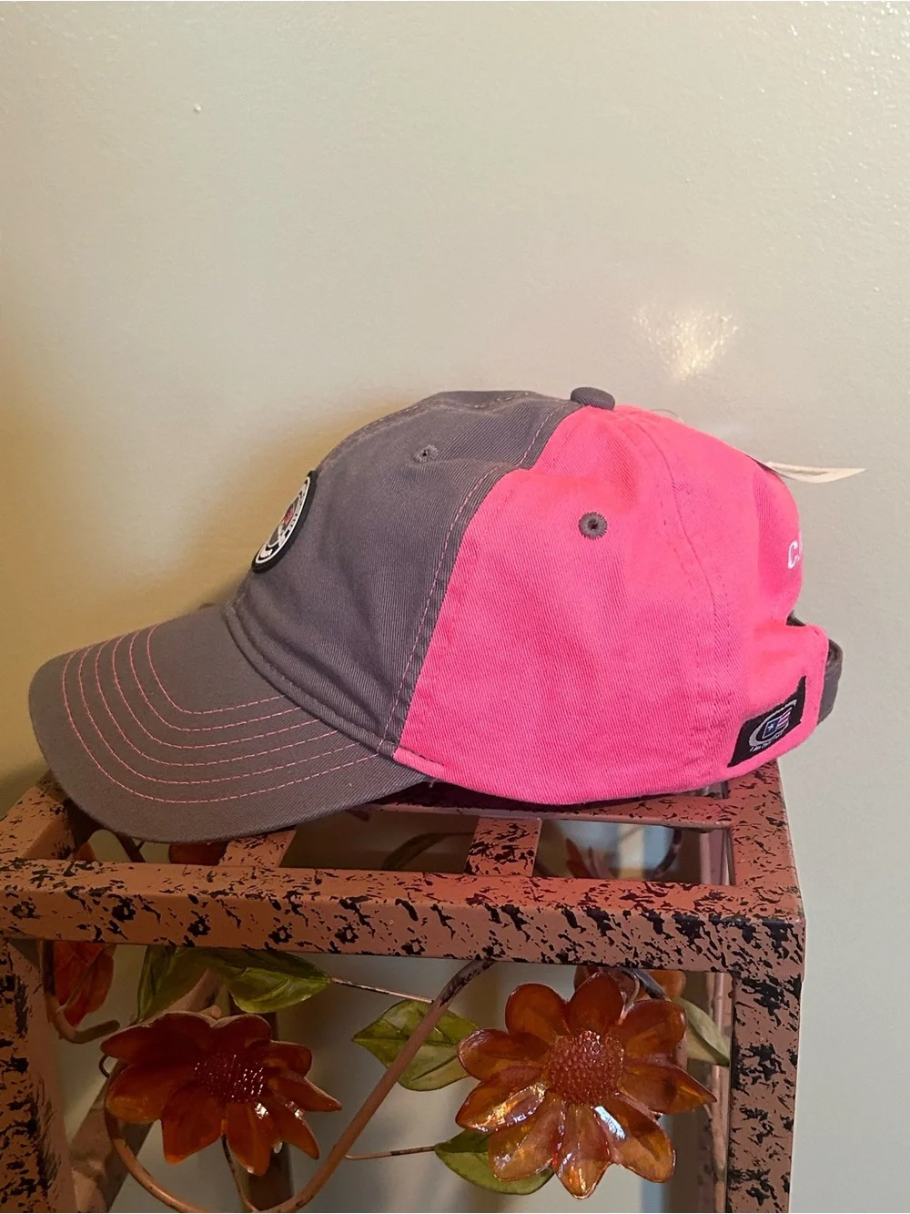 U.S. Kids Golf Caddie Hat NWT Pink Grey Tournament Players Association Adult Cap